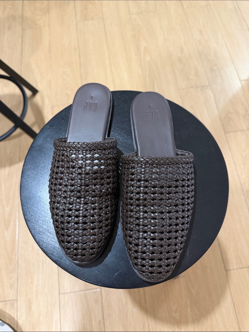 GAP Women’s Dark Brown Woven Mules sz 8